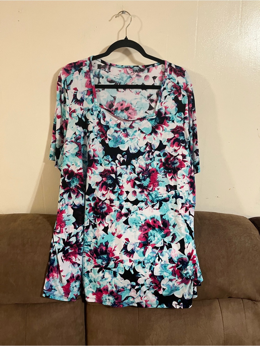 EUC East 5th Top Size 3X